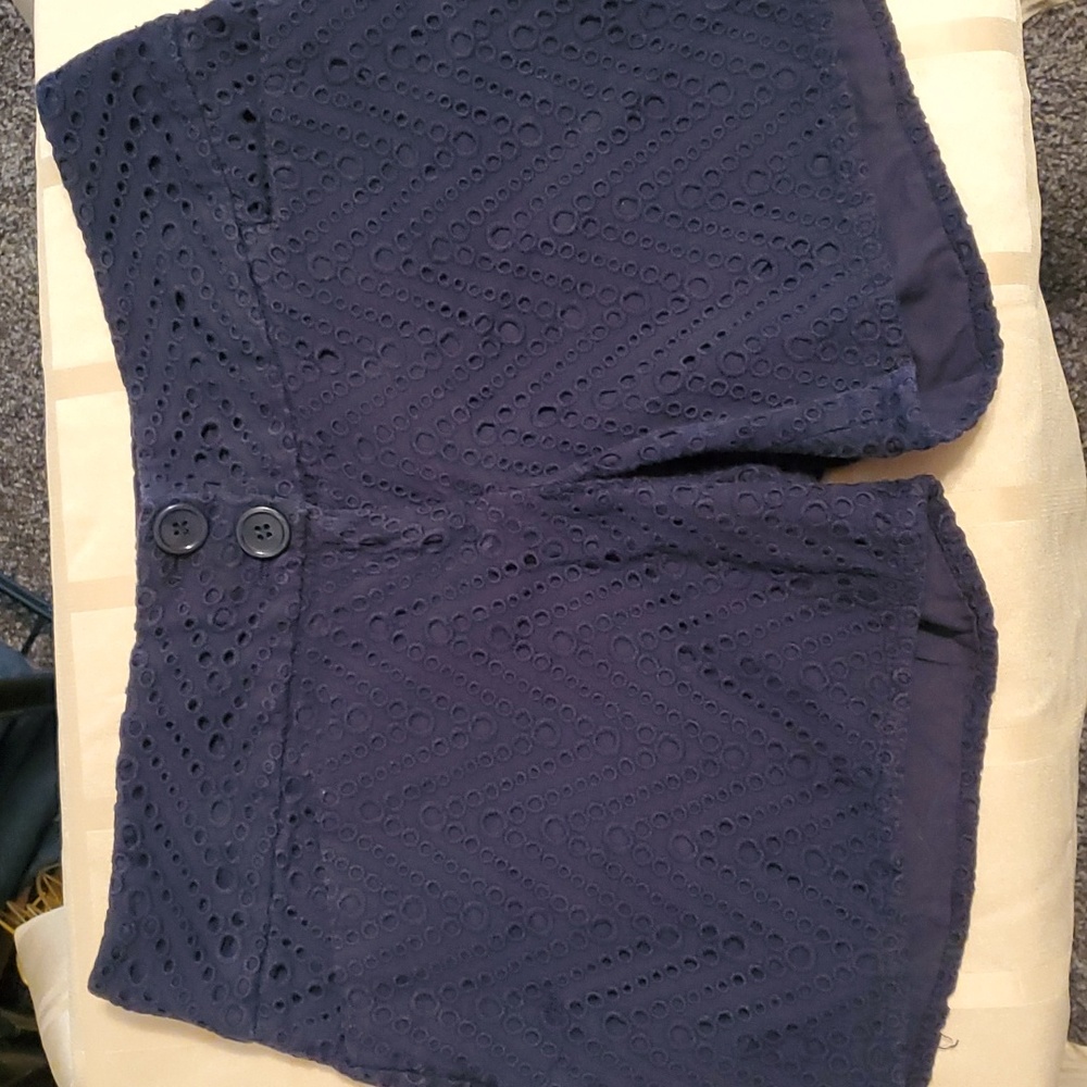 Outback Red Shorts - Picture 2 of 5